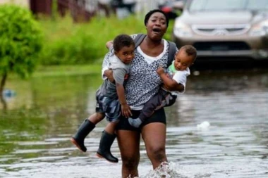 (VIDEO, FOTO) Oluja Beri preti da potopi Luizijanu! 50.000 ljudi ostalo bez struje, bujice dovele do kolapsa
