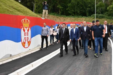 Stefanović obišao novoizgrađenu saobraćajnicu kod Kliničkog centra