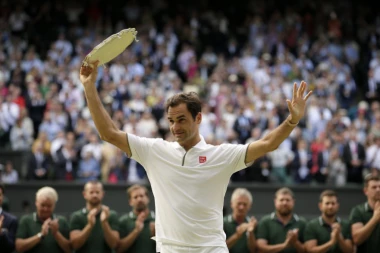 Federerova vimbldonska Pandorina kutija: Rodžer progovorio o bolnom porazu od Đokovića