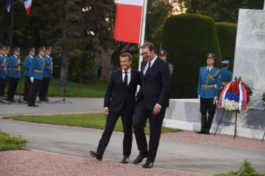 Oduševila ga srpska kuhinja: Otkriveni specijaliteti kojima je Makron omastio prste na večeri