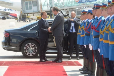 Makron na rastanku ovim gestom oduševio Srbiju