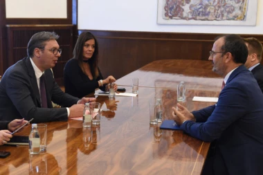 Vučić i Fabrici o EU integracijama i nastavku dijaloga sa Prištinom