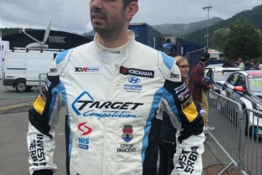 SVI ME UDARAJU  JER SAM SRBIN!