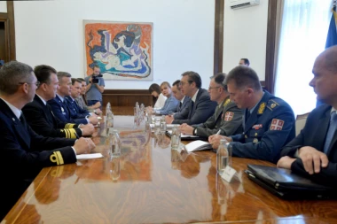 (FOTO) Vučić primio komandanta NATO snaga na Andrićevom vencu
