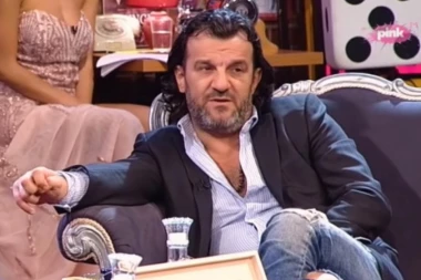 SVE BI LUKASOV! PUCA U EMISIJI: Aca BRUTALNO spustio učesnicu rijalitija, hvalila se da je bila sa njim!