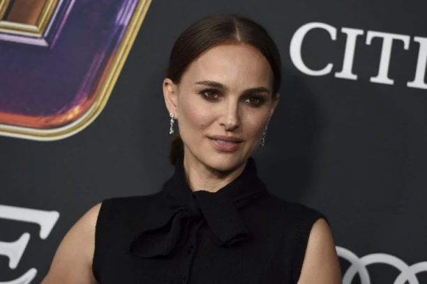 PUČE BRUKA POSLE 12 GODINA: Slavnu glumicu PREVARIO baletan - hitno se RAZVELA od njega!