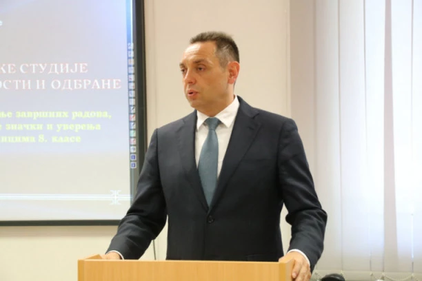 Vulin: Tepićka zadojena mržnom, u kokošinjcu vidi marihuanu