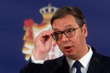 Vučić na svim naslovnama albanskih portala