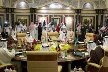 Katarski šeik ojadio Srbe! Arapin obećao luks hotele, pa stavio katanac na vrata