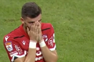 (VIDEO) Samo u Rumuniji: Sudija svirao prekršaj usred šuta za gol!