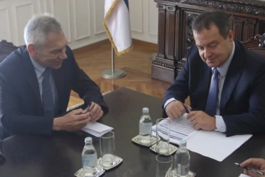 Dačić predao Harčenku čestitku za Lavrova