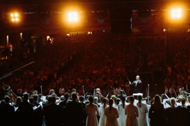 Divna Ljubojević  i Melodi:  Koncertni ciklus ”Vitlejemska zvezda”