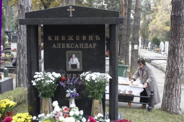 "Rols Rojs među manastirima"! Njega je svaki žestok momak morao da obiđe, a ovaj "krimi" ritual uveo je Knele!