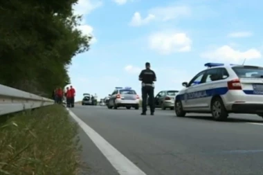 Jeziva saobraćajka kod Šapca: Sudar 3 automobila, povređeno više osoba!