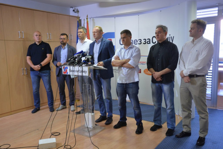 Vesić: Đilas bi i kolegijume svoje privatne firme držao u državnim prostorijama