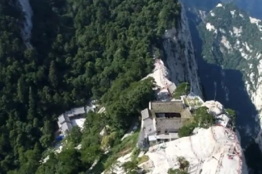 POLICIJA POTVRDILA STRAŠNU VEST! Majka i njeno dvoje dece pronađeni mrtvi na planinarenju!