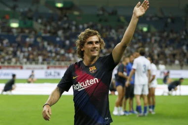 (VIDEO) Nisu ni počeli, a već problemi... Mesi ispalio Grizmana!