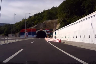 Na autoputu kroz Grdeličku klisuru pojavile se naprsline, sanaciju plaća izvođač radova