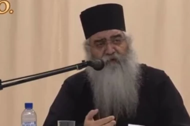 Hit! Sveštenik koji kaže da se gejevi rađaju jer žene vole analni seks izjavio još šokantnih stvari