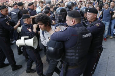 Formirana komisija u parlamentu: Rusija ispituje da li je bilo stranog mešanja u proteste u Moskvi