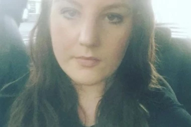 (FOTO) Bolesno! Folirala rak da bi joj dali novac za luksuzno venčanje