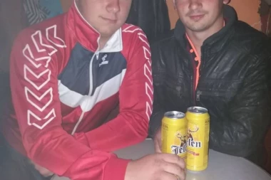 Mladići stradali na motoru danas sahranjeni: Majka kroz jecaj poslednji put pozdravila sina