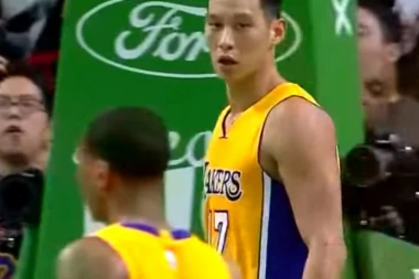 (VIDEO) Šampion NBA u suzama saopštio neverovatnu vest!