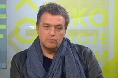 (ŠOK VIDEO) Đule Van Gog pogođen flašom u glavu na koncertu!