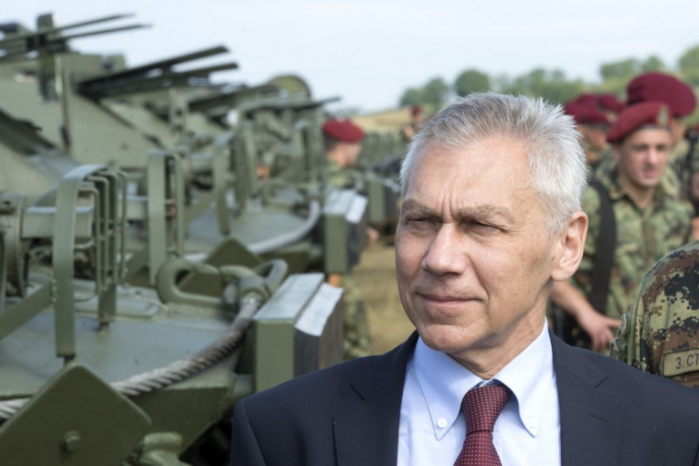 Evo šta je Vučiću poručio ruski ambasador nakon prikaza oklopnih vozila koje je Srbija dobila od Rusije