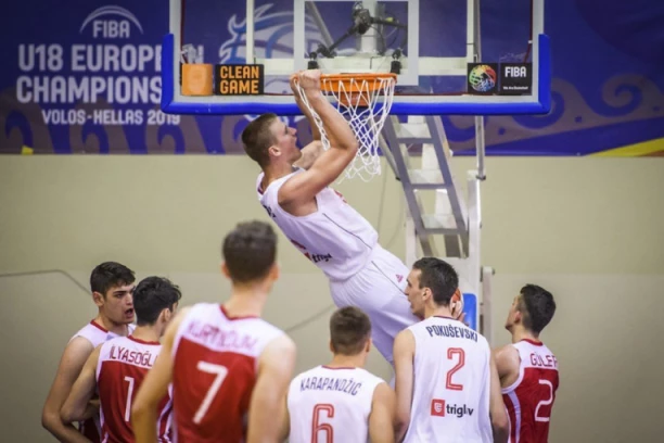 (VIDEO) NBA obuzela MANIJA OKO "NOVOG JOKIĆA": Srpski dragulj SVE TRAŽENIJI na NBA draftu!