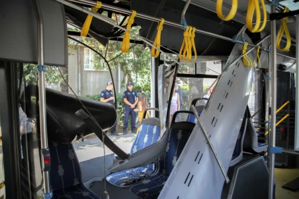 INCIDENT U BEOGRADU: Napadnut kontrolor i radnik obezbeđenja, prevezeni u Urgentni!