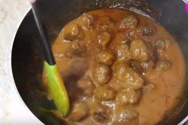 (RECEPT) BRZO I PREUKUSNO: Ćufte u sosu