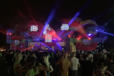 Počeo dugo očekivani muzički događaj: Bajaga: "Nisam verovao u ljubav a onda sam se oženio"!