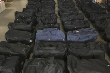 (FOTO) Policajci otvorili kontejner sa sojom, a tamo 4,5 tona kokaina!