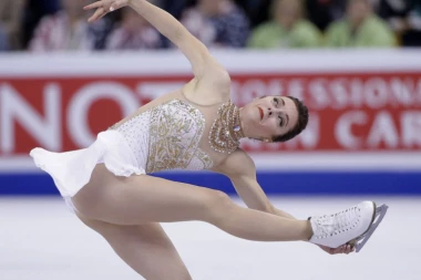 (VIDEO) Šokantna ispovest američke klizačice: ZAVUKAO MI JE RUKE U GAĆICE I LEGAO NA MENE!