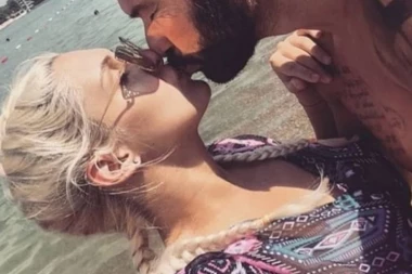 Fanovi poznatog para oduševljeni: JOŠ JEDNA RIJALITI BEBA?