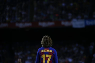 Brutalna poruka navijača i morbidni gestovi: Želeo si da imaš ime, a zaboravio si da budeš čovek!