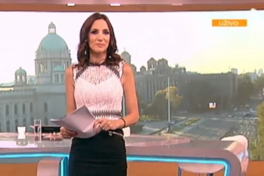 (FOTO) POKAZALA PREVIŠE! Poznata srpska voditelja se pohvalila haljinom, SPOJILI SE ŠLIC I DEKOLTE!