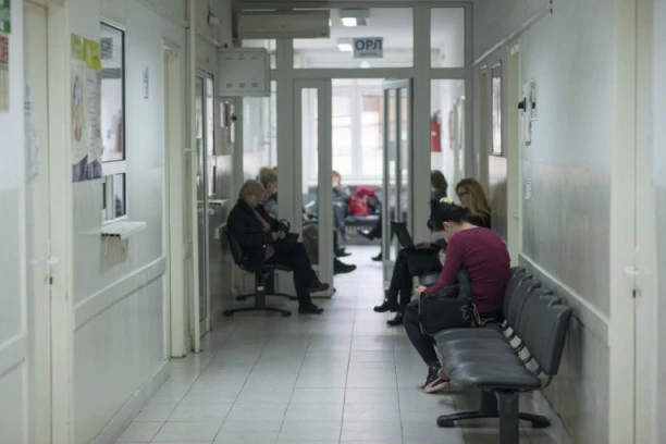 OVA ČETIRI VIRUSA HARAJU ŠUMADIJOM! Hitna pomoć skoro 200 puta intervenisala, situacija je ALARMANTNA!