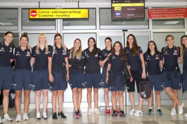 (FOTO) Najbolje odbojkašice Srbije doputovale u Beograd: Srpkinje izdominirale u Vroclavu, pa najavile još bolje partije pred EP!