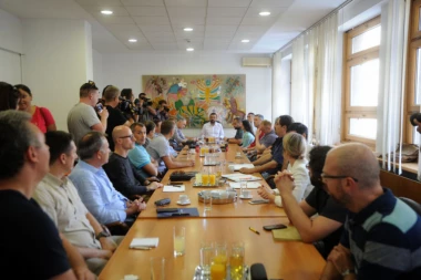 Džaba su se sastajali! Evo da li će SZS bojkotovati izbore