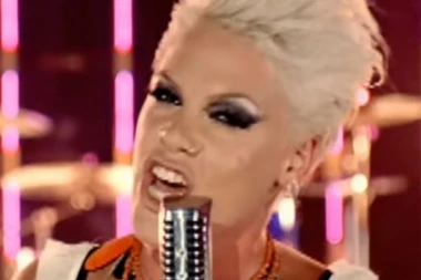 Eksplodirao avion pevačice Pink!