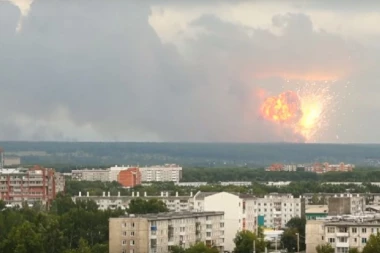 (VIDEO) Besne požari u Rusiji: Eksplodiralo skladište municije, a vanredno stanje uvodi se širom zemlje