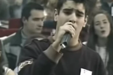 (VIDEO) Danas važi za jednog od najskandaloznijih ličnosti na estradi: Da li prepoznajete ovog mladića na audiciji za "Zvezde Granda"?!