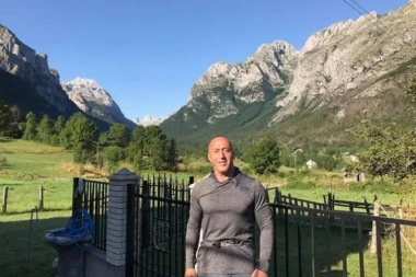 (FOTO) ŠTA LI SMERA? Sastaje se sa Albancima u Crnoj Gori: Haradinaj na odmoru kod ujaka u Vusanju!