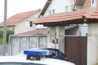 KRVAVA DRAMA U BEČMENU: Pucao u ženu, pa prerezao sebi vrat! Horor gledala deca!