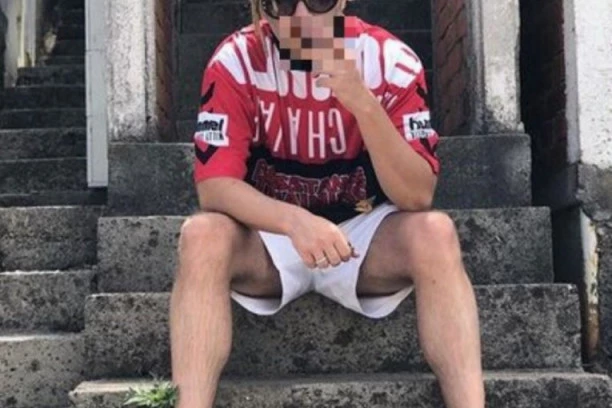 Smrade lažljivi: Rasta izvređao rođaka nakon što je on izneo detalje o reperu u medijima!