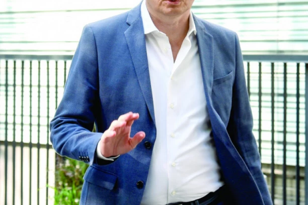 DARKO GLIŠIĆ PROGLASIO POBEDU: SNS osvojio VIŠE GLASOVA na ponovljenim izborima! Hvala Beograđanima!