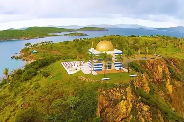 (VIDEO) Hram na Devičanskim ostrvima krije jezivu istinu! Veruje se da je Epstajn u njemu brutalno zlostavljao devojčice