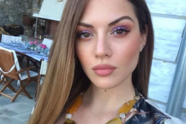 Ćerka Suzane Mančić se skinula posle razvoda: Bila udata za 20 godina starijeg biznismena, a onda pokazala adute!